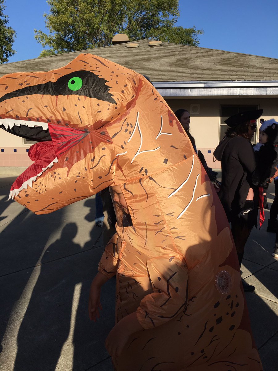 Lots of dolphin Halloween spirit!  <a href="/BUSDSup/">Chris Calabrese, Superintendent</a> <a href="/Turnerdolphins/">MatthewTurnerSchool</a>