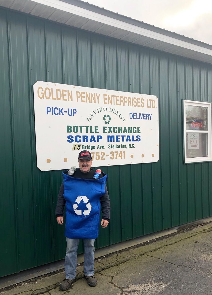 DivertNS's tweet photo. Our friends at Golden Penny bottle exchange in Stellarton are in the Hallowe'en spirit! Any other Enviro-Depots dressing up today?! ♻️

#EnviroDepot #ReturnForRefund #Halloween https://t.co/lF6tF8jKY5