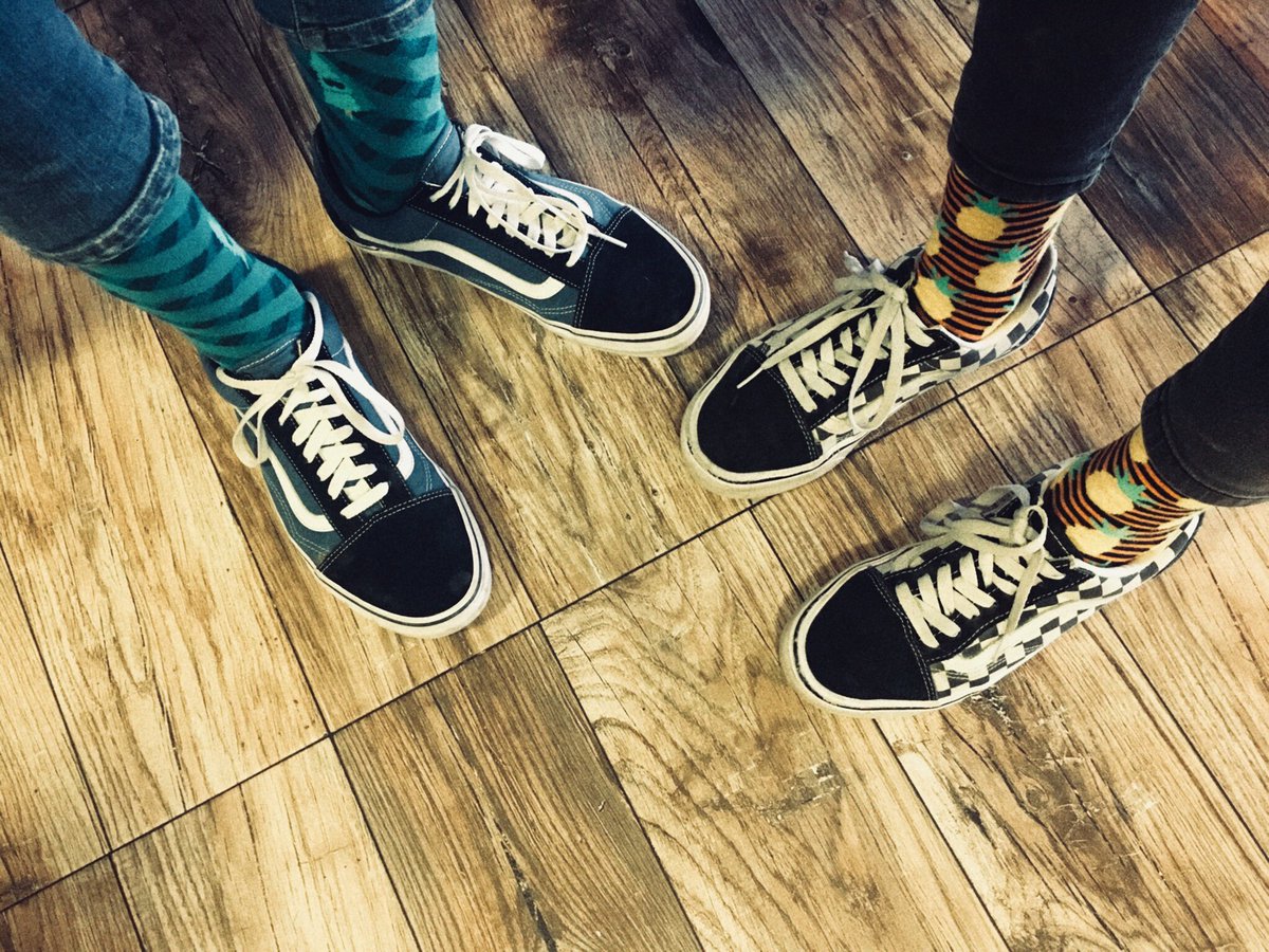 OneTwoSock's tweet image. Put your positive feet on. 🌈✌️ instagram.com/p/B4Sglv3JYaO/… #OneTwoSock #UnclePine #Pineapple