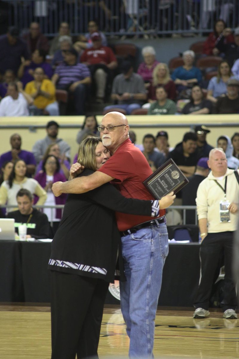 Happy Birthday to Muldrow Lady Bulldog Head Coach, Coach Jana Armer!! 🐾🏀🎉🎊
