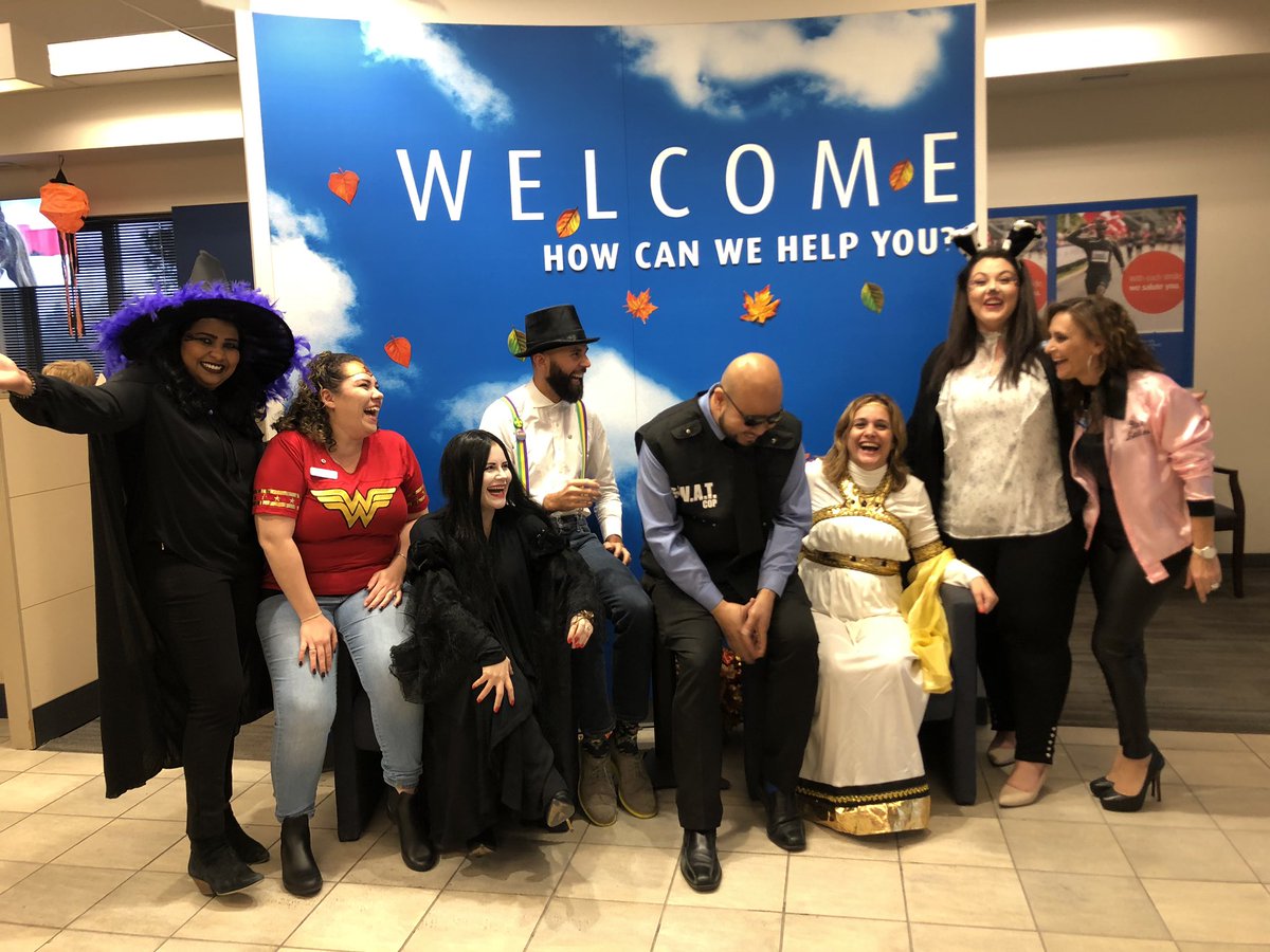 Halloween at #royalyork #proudtoworkatbmo <a href="/bmo/">BMO</a>  #funteam <a href="/KPMonizMamma/">Claudia Peixoto Moniz</a> <a href="/daniela_2972/">Daniela Panetta</a> .mareshi .anavilaca .catalina <a href="/martadziura/">||Marta||</a> .Walter <a href="/POliveiraRVP/">Paula Oliveira</a>