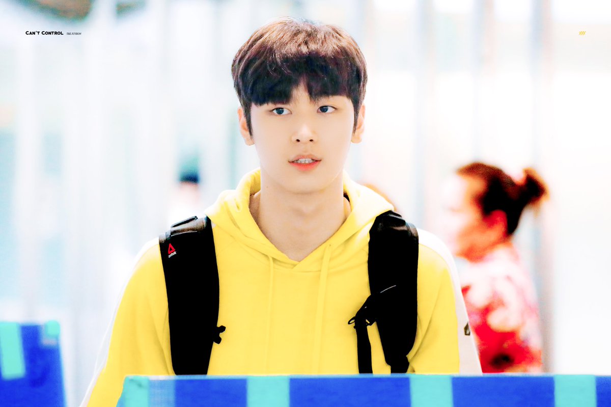 cantcontroljy's tweet image. 181031 D+366 정글 가던 주연이🌴 #THEBOYZ #더보이즈 #주연 #JUYEON #통제불능