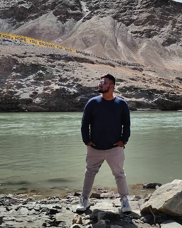 filmycon's tweet photo. Oh, she must be so lucky! Said no one ever 😜

#flashpacking #ladakh #oneplus7pro #photography #poser #travel #thriveexperience #experience #travelphotography #travelgram #leh #ootd #fashion #kashmirvalley #lehladakh #new #holiday #life #landscape #in… https://t.co/n7cqYX2Lsw https://t.co/OtgKJYnM3U