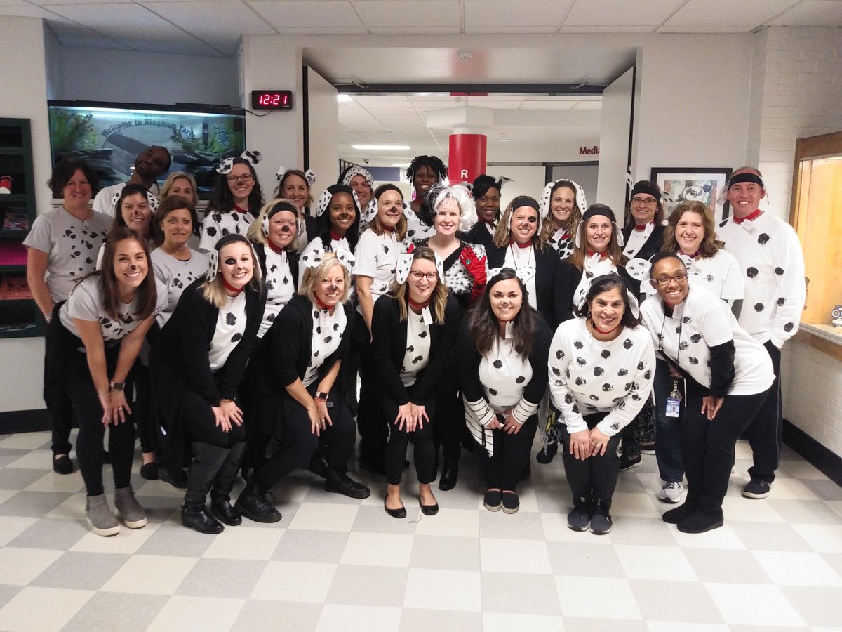 The weather tonight may be "spotty" but we're having a doggone good time at Bingham Farms! #BetterTogether @MDZLeadership <a href="/BirminghamPS/">Birmingham Schools</a>