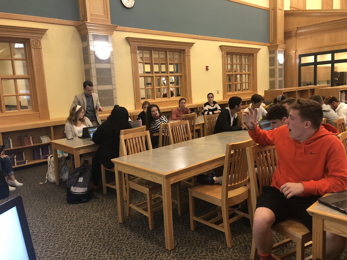 leadovate's tweet photo. Excited to be in your classrooms! Such bright students with great stories to tell. 👩‍💻 👨‍💻 

#edtech #highschool #collegeadmissions https://t.co/G1DJqiW7Uw