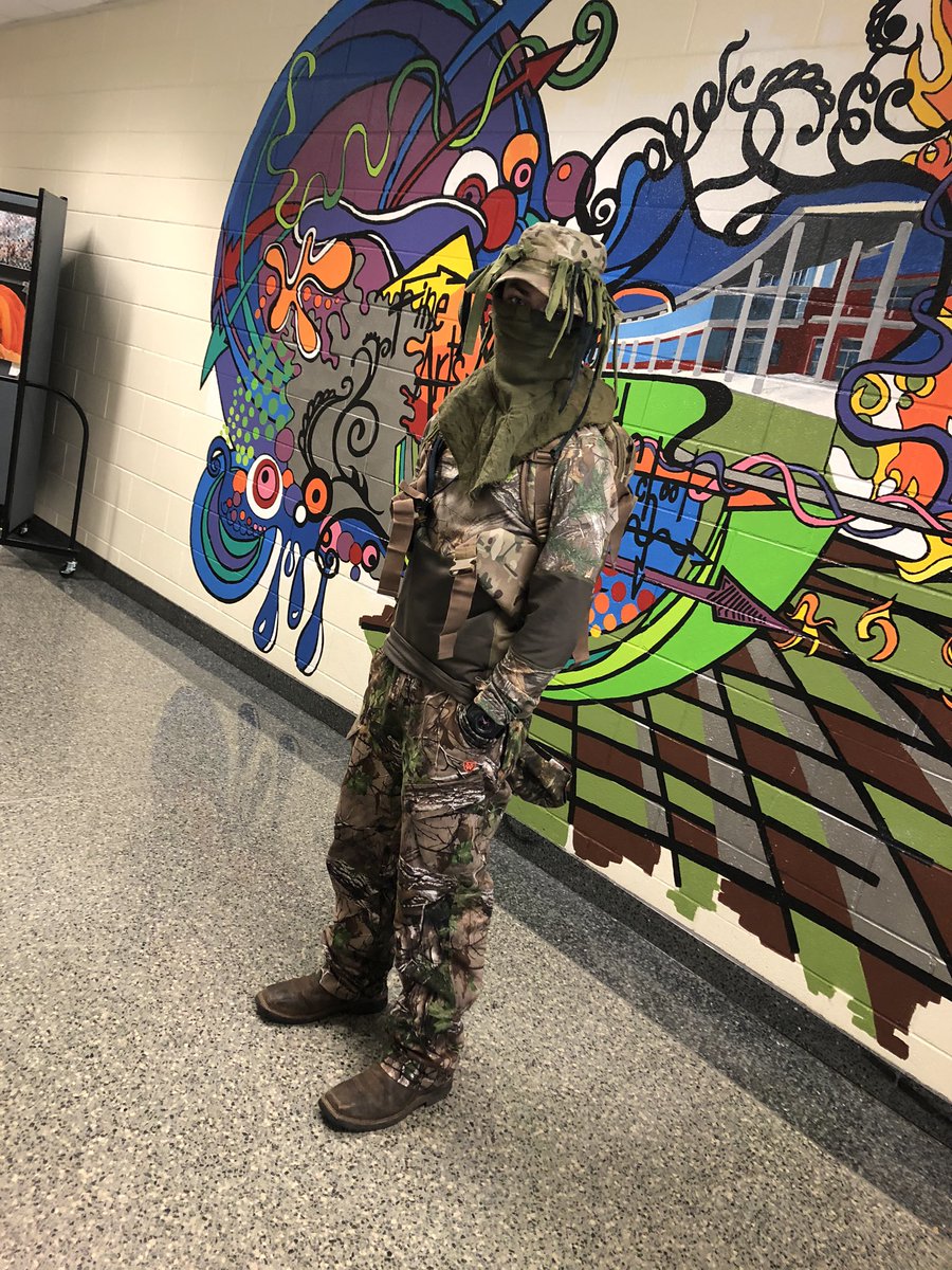 mlwroberson's tweet photo. Nathan Farr is incognito. @BHS_Guidance https://t.co/0sZDnfytMR