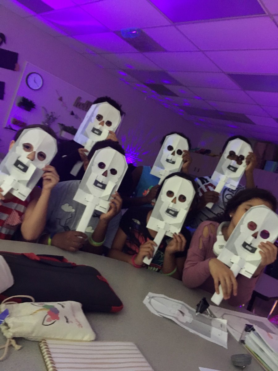 FlashyFleming's tweet photo. It’s my favorite time of the year! IT’S HALLOWEEN! #embracethecrazy #glowyourfactsjenga #MonsterMash # #imacactus https://t.co/k1buR0JMAK