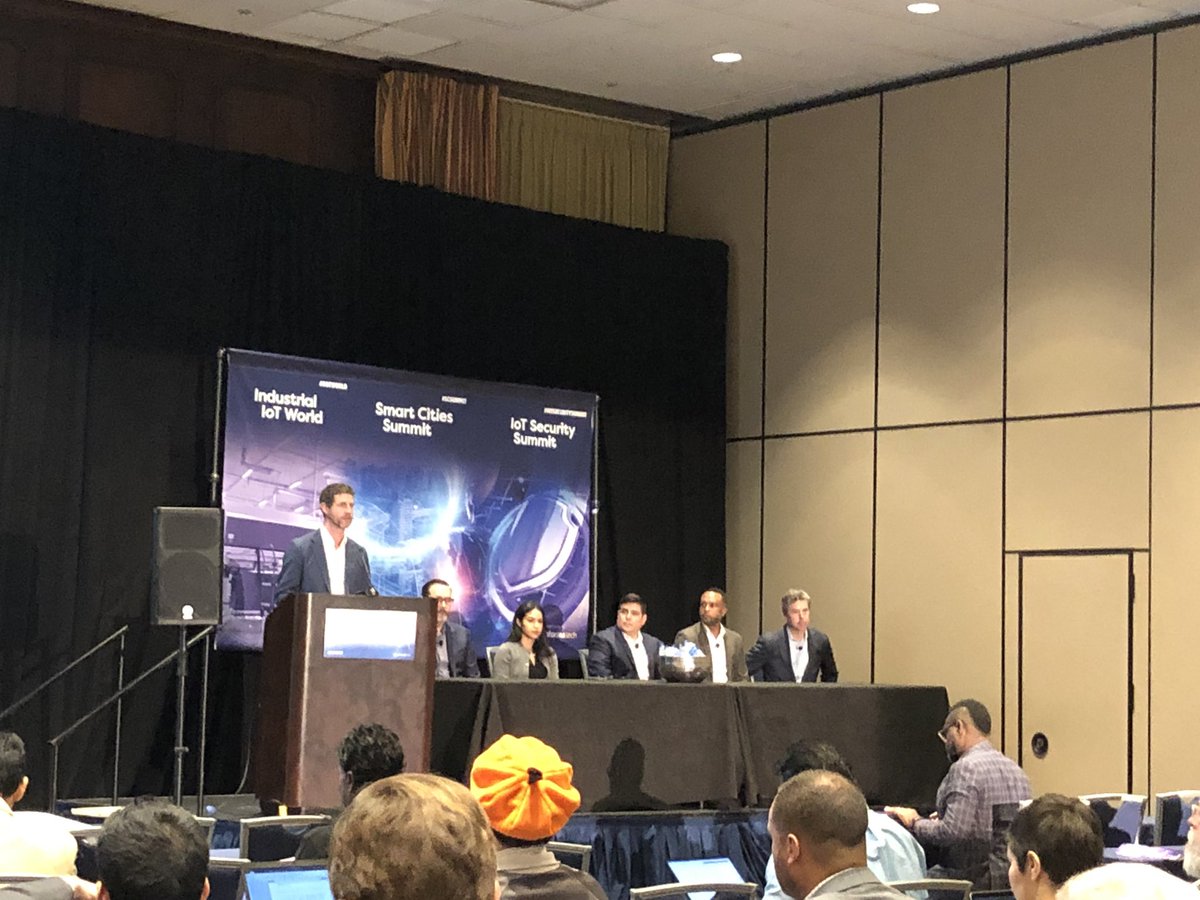 AppliedEvents's tweet photo. Panelists discuss what steps can governments take to ensure sustainable, long term adoption of #electricvehicles. #SCSummit https://t.co/1PYh429SAk