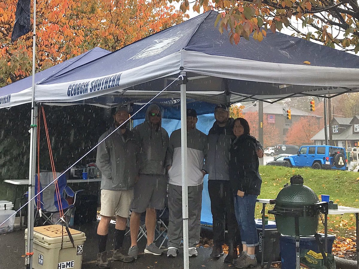 GSUAF's tweet photo. A little rain ๐ง doesnโt stop @gata_row from pregame festivities! ๐ A #TrueBlueThankYou for supporting our Eagles while on the road! https://t.co/tkCXFNBa7g