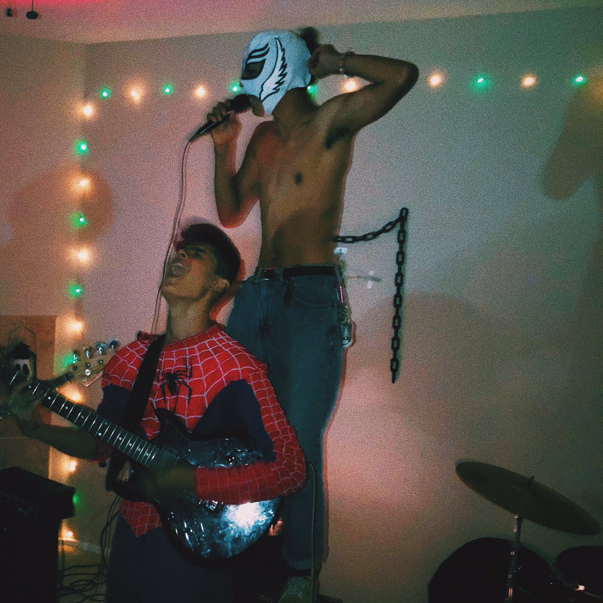 bloom_av's tweet photo. Happy Halloween 🎃 playing tomorrow come thru bbs🖤🌺 https://t.co/x1SqOibMjS