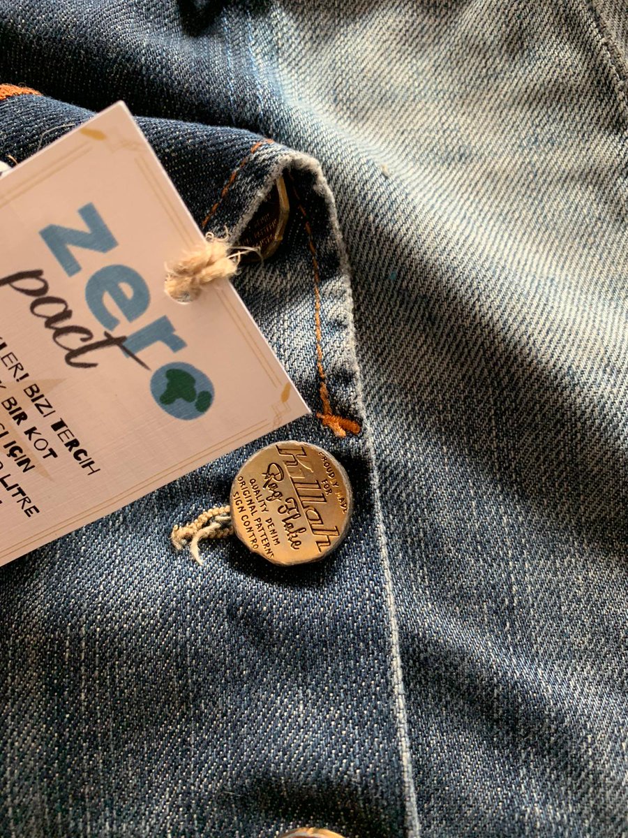 Yaz kış giyilir minimini bir etek 😉
.
38 beden için 😌
.
50TL
.
#döngüselekonomi #circulareconomy #ikinciel #secondhand #kotetek #ileridönüşüm #upcycled #denimupcycle #sürdürülebilirmoda #Sustainability #sustainablafashion #SIFIRATIK #zerowaste #zeropact