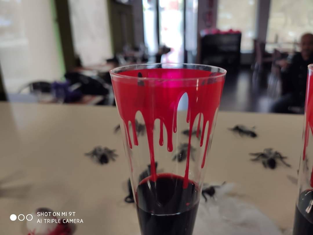 BonDiaMariaRest's tweet photo. #BonDiaMaria #Restaurant #Vilaseca

¡Llega HALLOWEEN!

😈👹🧛‍♂️🧟‍♀️

¡Ven a disfrutarlo con nosotros!.👍😍

Reserva en Bon Dia Maria Restaurant llamando al 877401716.

¡Te esperamos!

#restaurante #comer #food #Tapas #Sana #Sabrosa #foodporn #yum #yummy #instafood #dinner #lunch https://t.co/Zpi4ZwQovr