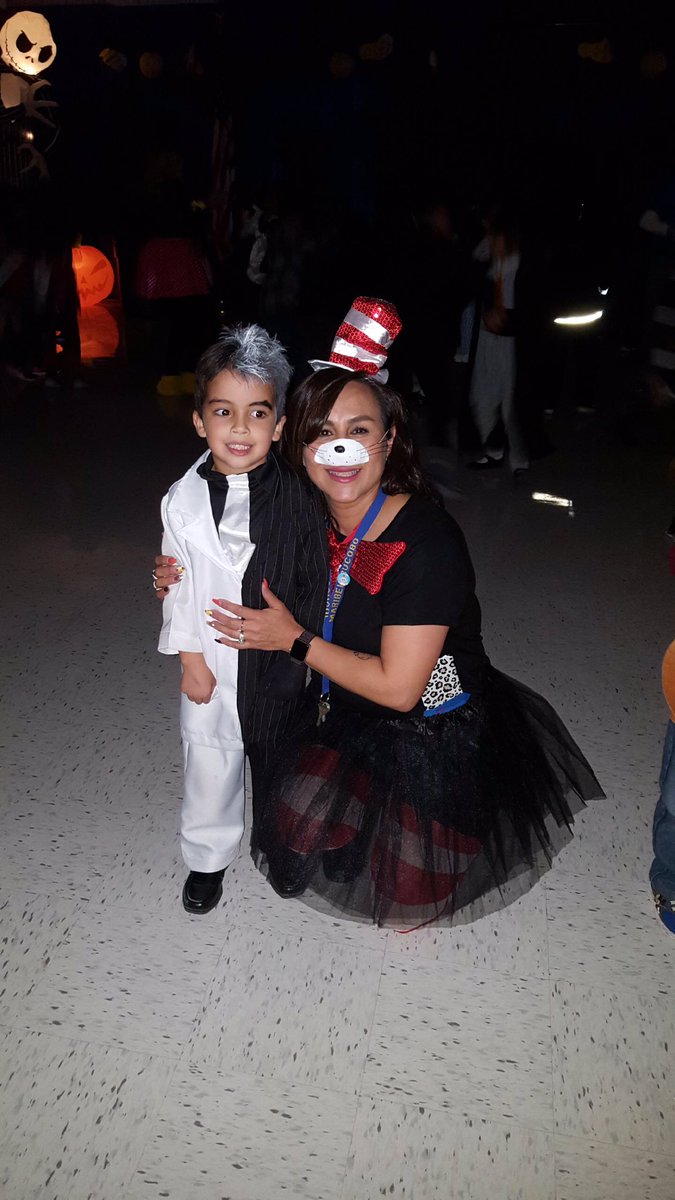 RiveraDual's tweet photo. Had a blast at Monster Mash!!! Nos divertimos mucho bailando! @RangersRivera https://t.co/DY1TBG6wIx