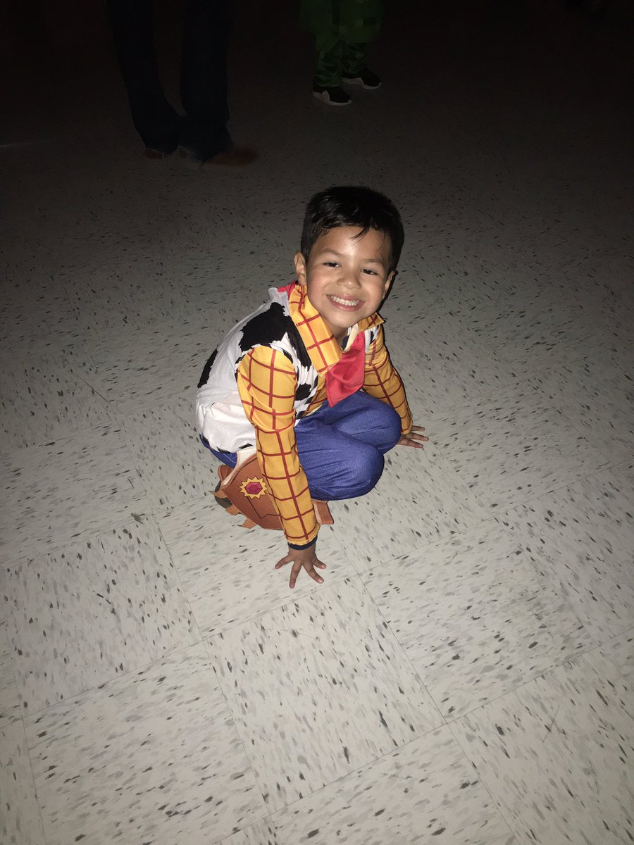 RiveraDual's tweet photo. Had a blast at Monster Mash!!! Nos divertimos mucho bailando! @RangersRivera https://t.co/DY1TBG6wIx