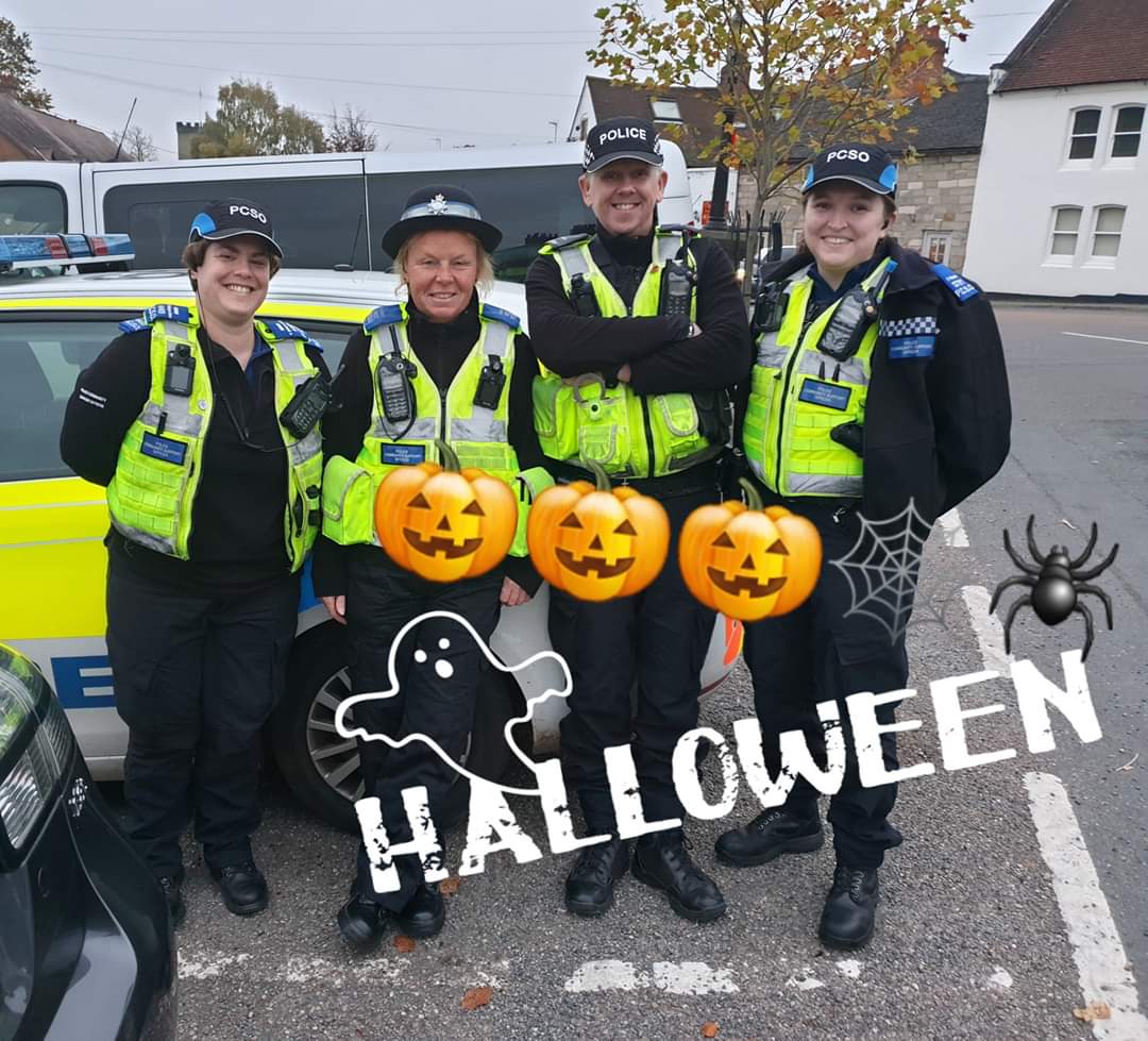 MerciaSNT's tweet photo. Officers from you local Safer Neighbourhood Team are currently out and about patrolling all areas for Halloween.

#HappyHalloween
#StaySafe
#ASBPatrols https://t.co/NpvNnr2bOw