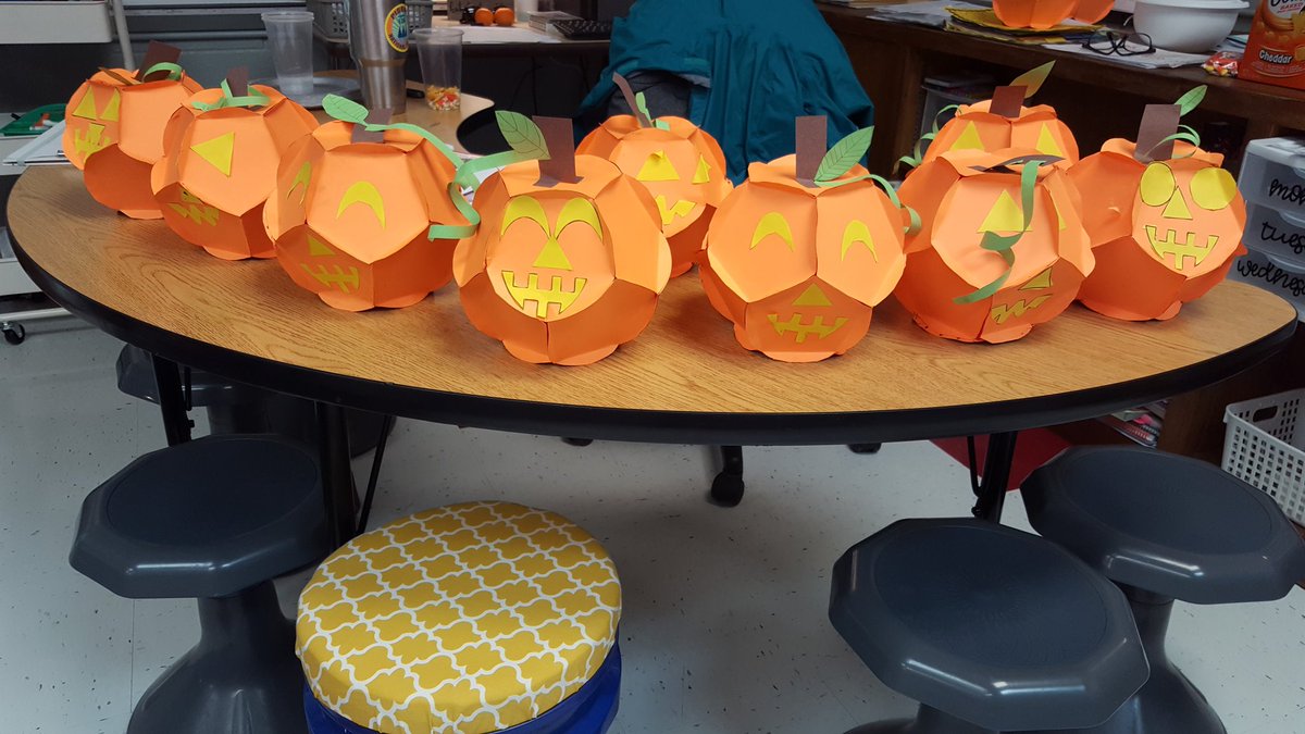 hescubcats's tweet photo. Do you know what a dodecahedron is? Our 4th graders do! Check out our dodecahedron jack o'lanterns #cubcatpride https://t.co/IDpvP57U6V