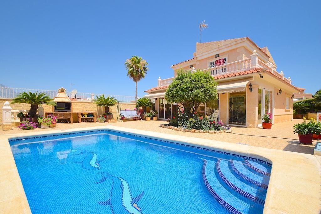 wallwings's tweet image. Impresionante chalet en la costa de Benidorm.
#vivienda, #WallWings, #Benidorm, #chalet