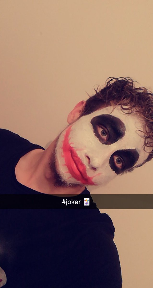 ArtVoltek's tweet photo. #Halloween #joker🃏 #horreur https://t.co/RCxJ4Kzqya