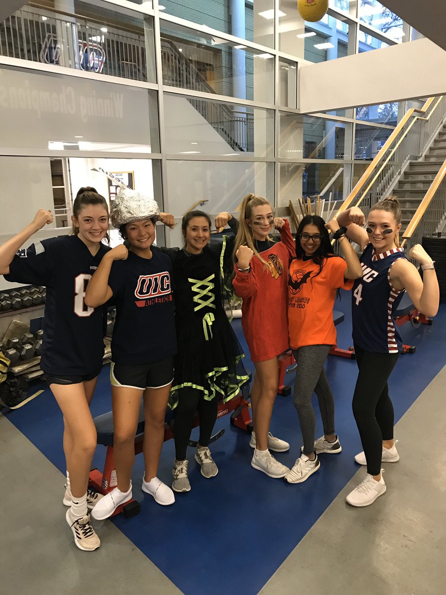 UIC_Strength's tweet photo. Happy Halloween from @uicwomensgolf! #SpookyStrength https://t.co/8QcvE8W3vp