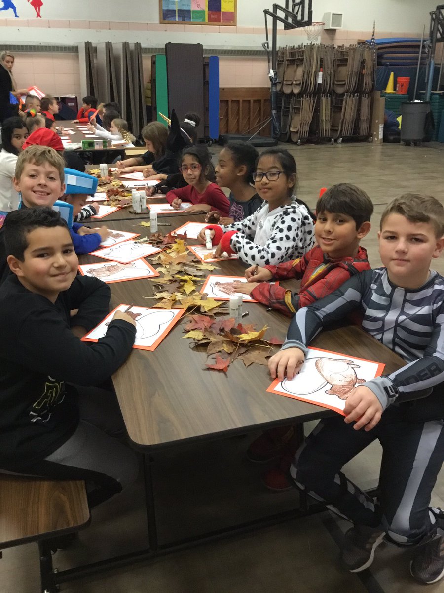 M_Lewert's tweet image. Had an awesome time at Harvest Fest! Thank you @ClaremontAvePTO !! @joanne_shafer @WdbgSchools