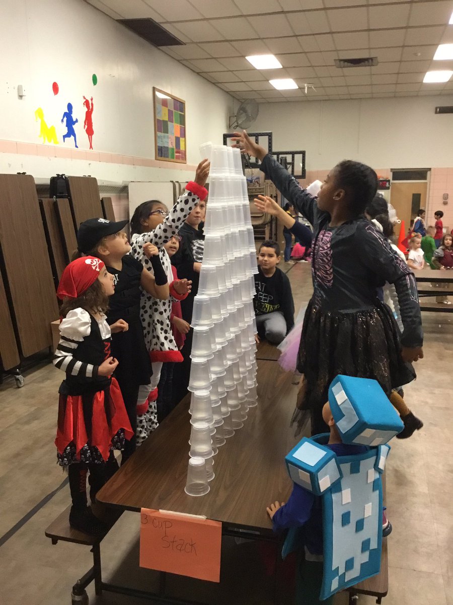 M_Lewert's tweet image. Had an awesome time at Harvest Fest! Thank you @ClaremontAvePTO !! @joanne_shafer @WdbgSchools