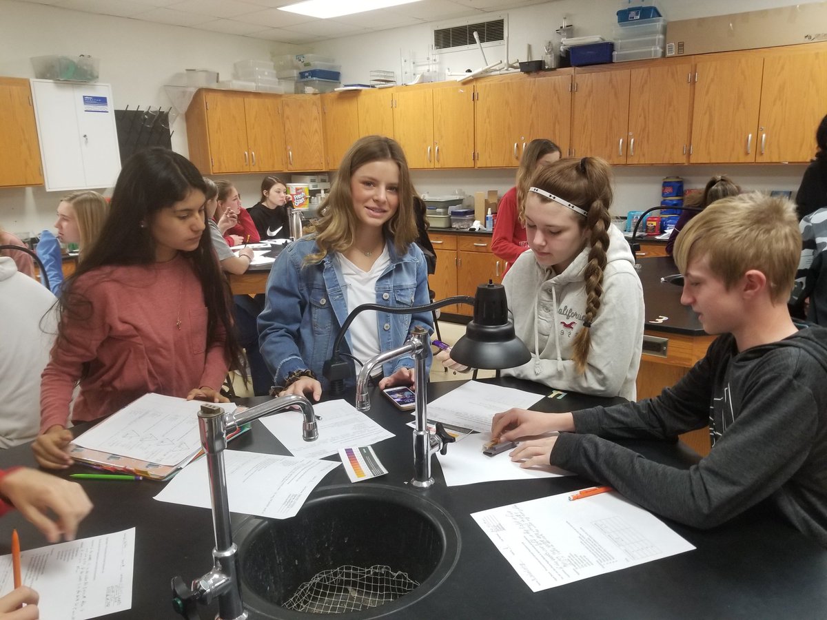 NielsenBiology's tweet photo. This week saw #ROHOAPBio and Honors Bio demonstrating photosynthesis and cellular respiration using @BioRadLifeSci 's Algae beads. Hands down, my favorite biology lab of the year.
#rohoraisingthebar #bebold #iamwfisd #BeTheOne https://t.co/PhR4YQtcxO https://t.co/U9wJPENuux