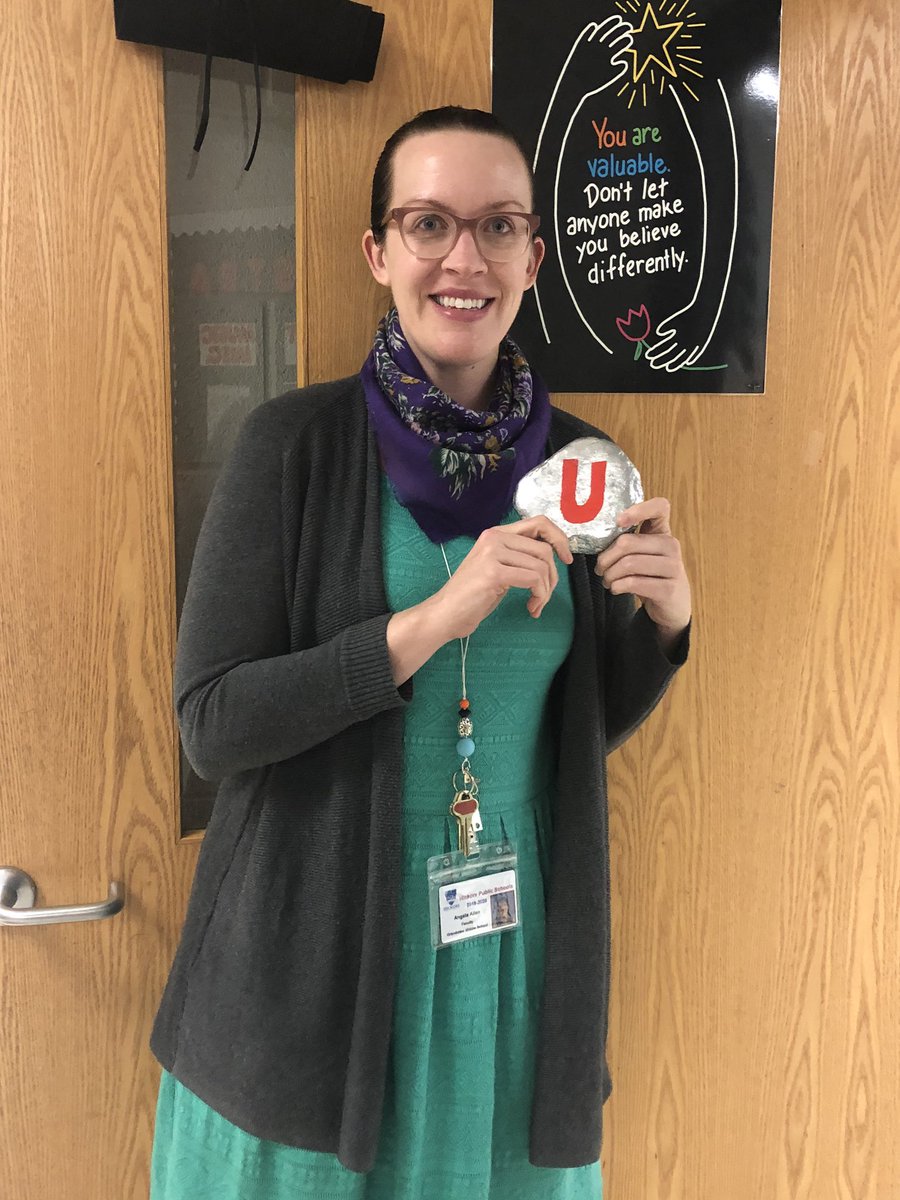 jennigreenebean's tweet photo. Ms. Allen, “U Rock!” for trying @Seesaw in Orchestra class and for giving your colleague @WattyWords a shout out for teaching you how to use it! Keep up the great work and find someone else who ROCKS!! #oneteamonegrandview #hickoryschools #hpsblendEd https://t.co/f92CS5q1NA