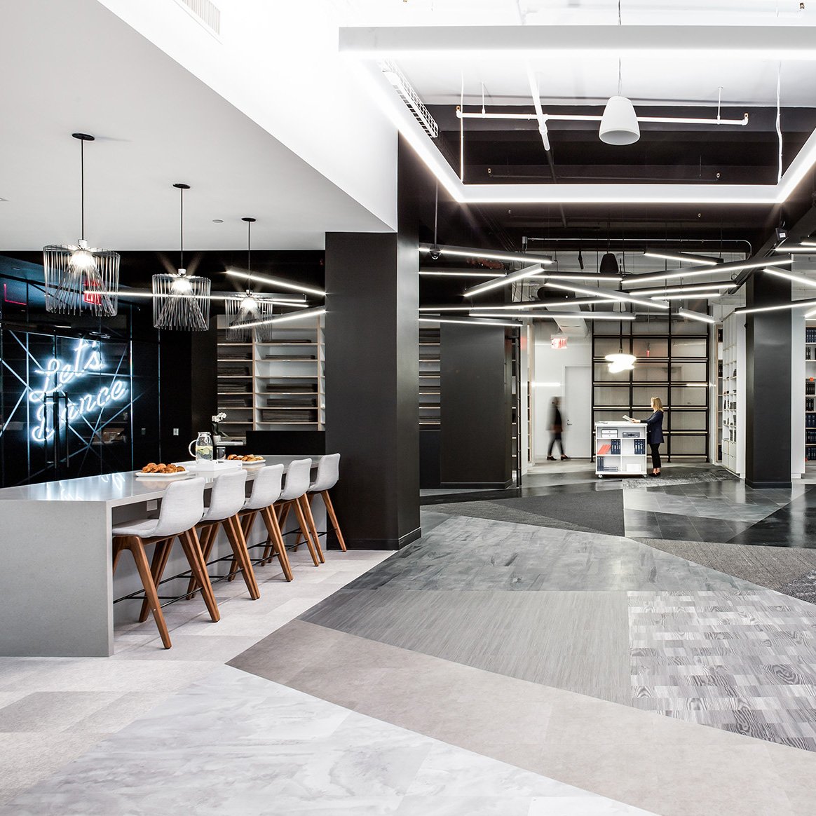 HuntsmanAG's tweet image. Gotta #Move! Discover a new destination designed for #cocreation and inspiration at #AtelierTarkett in #NYC  
#shhroom #linoleum #lino
#design #designer #interiordesign #showroomdesign #flooring #workplace #tarkettcontract #commercialflooring
huntsmanag.com/tarkett-atelie…