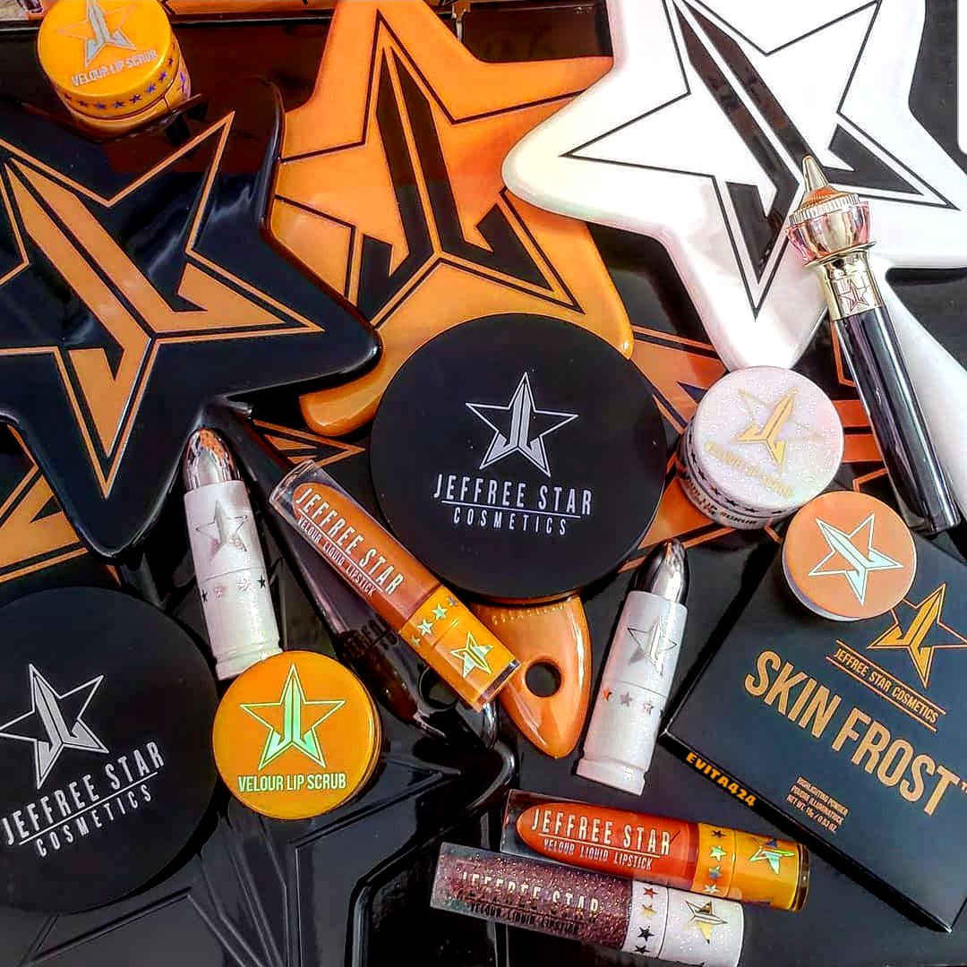 Evita424's tweet photo. Happy Halloween 🖤🎃🖤🎃
@JeffreeStar #jeffreestarcosmetics #HappyHalloween https://t.co/xb9sjzaLY0