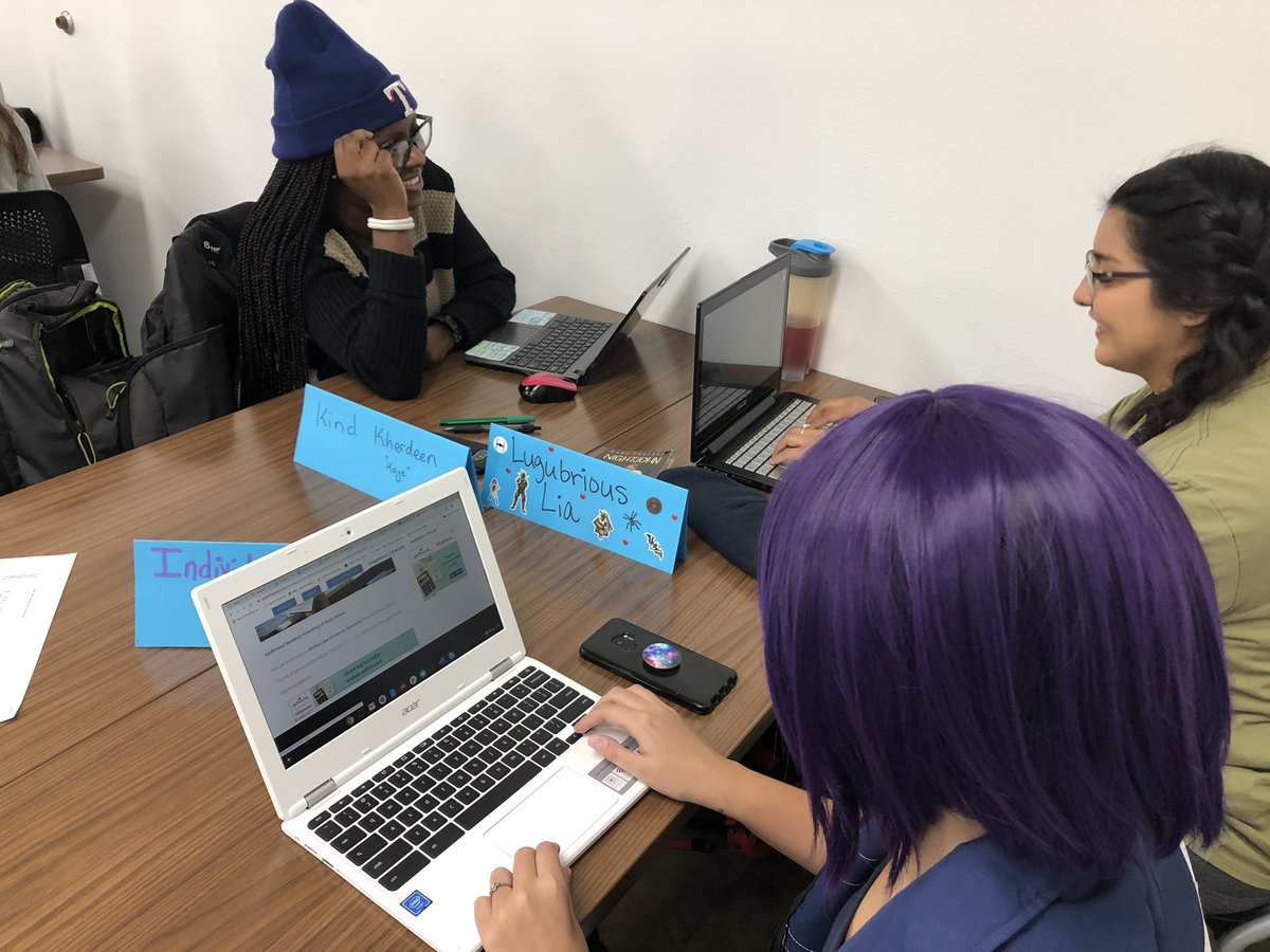 UNTedre4450's tweet photo. Happy Halloween 🎃! Today in Edre we peer reviewed each other’s lesson plans and edited our own.📚 📖 #UNTedu @laureneutsler https://t.co/lpBABdpTtB