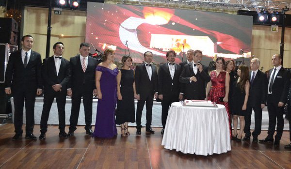 29 Ekim Cumhuriyet Bayramımızı Coşkuyla Kutladık!

Cumhuriyetimizin kuruluşunu, daha nice yıllar boyunca gururla, coşkuyla, heyecanla yaşama ve yaşatmamız dileğiyle, 

Cumhuriyet Bayramımız Kutlu Olsun!

aeo.org.tr/DuyuruModulu/D…