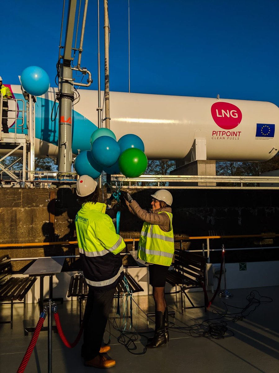 Inauguration of the Pit.Point #LNG bunkering station in the Port of Koln, an important first step to enable LNG vessels to circulate throughout the TEN-T Core Network

europa.eu/!vC43Cf

#CEFTransport
#connectingeurope