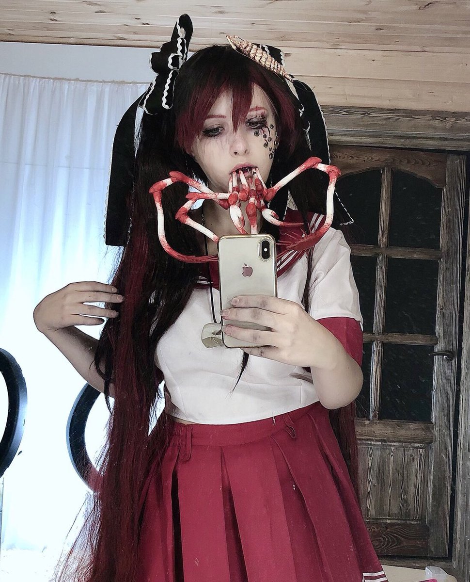 Happy Halloween!🎃🎃🎃 We don’t celebrate it in Russia, so have fun instead of me 🕷🕸 #halloweencostume #calneca #mikuhatsune https://t.co/4TUaNrQH8W