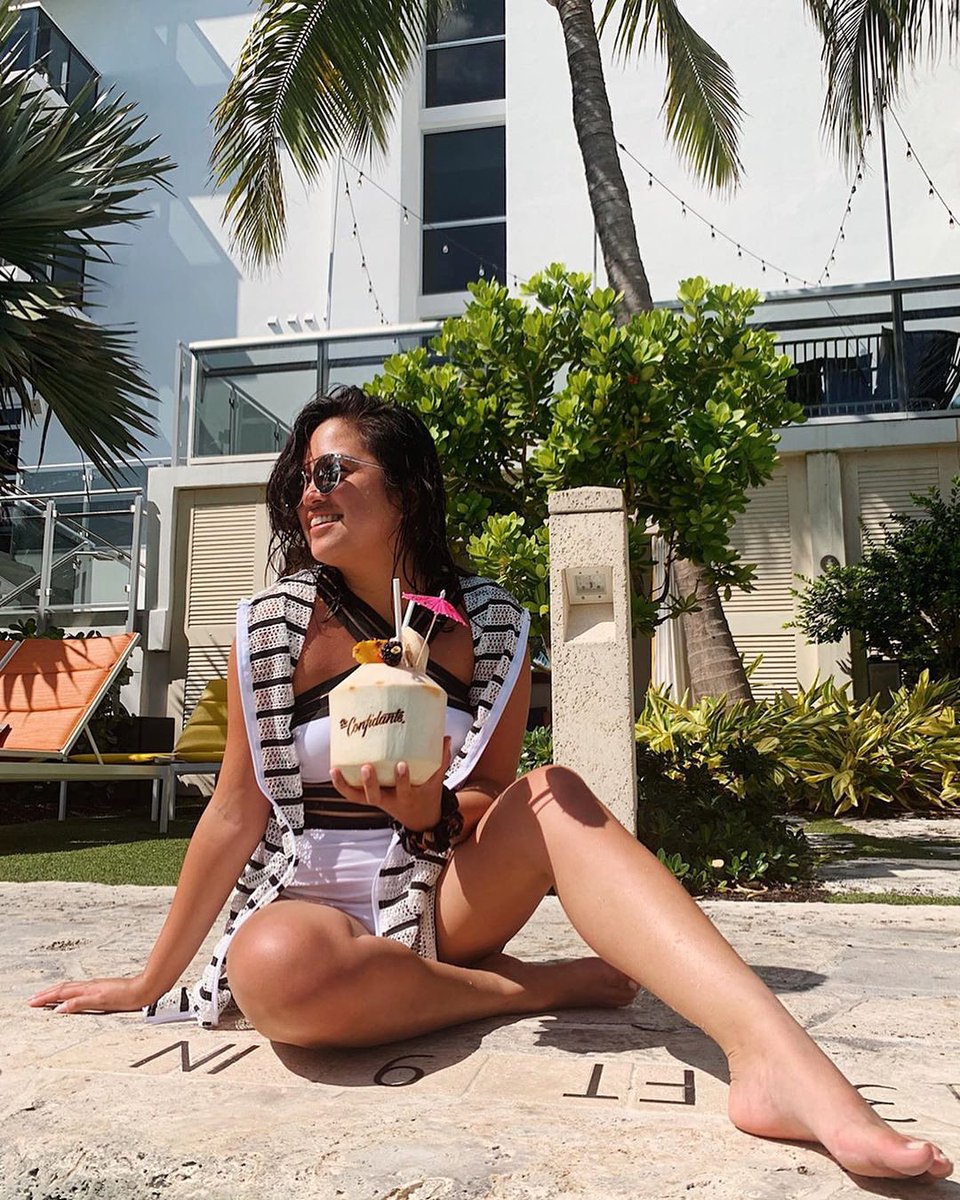 AndazMiami's tweet image. You'd have to be coco-NUTS to stay anywhere else! 🥥 #TheConfidante #MiamiBeach #CoconutDrink #TravelGram #VacationMode #InstaMiami | 📸: @befatbehappy