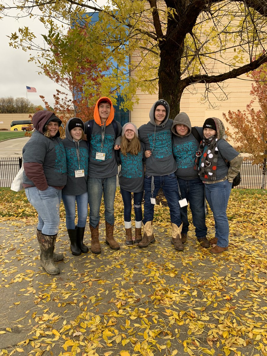 msease4's tweet photo. Freezing in Indianapolis but so excited for Nationa Days of Service! #FFA19 #livingtoserve #teamamelia https://t.co/XS9K02TYRK