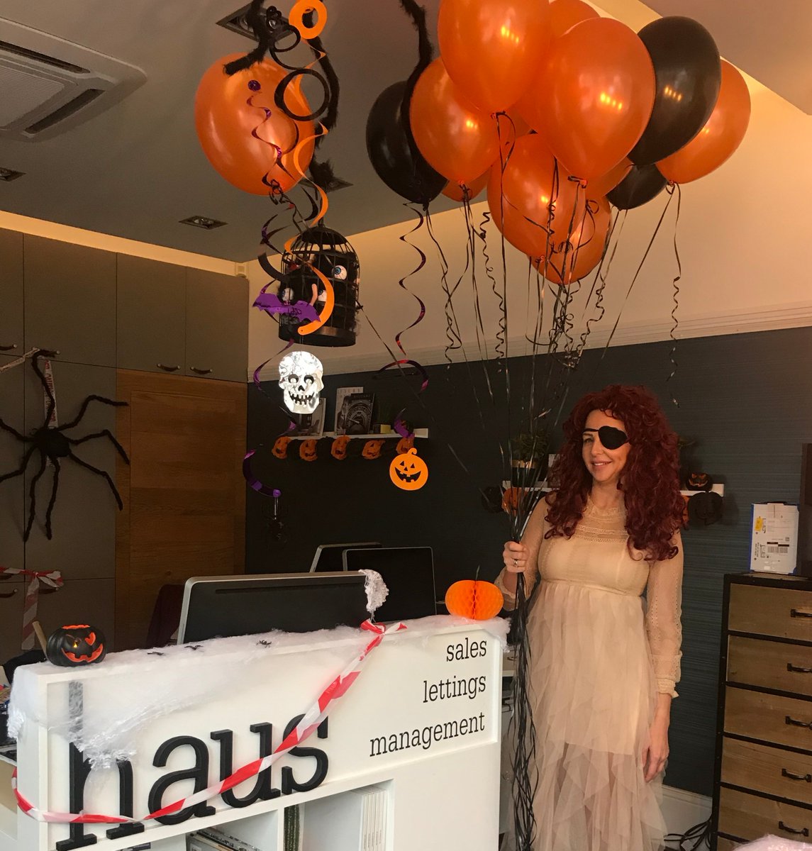 #HappyHalloween 🎃 🕷️

#trickortreat #Haus