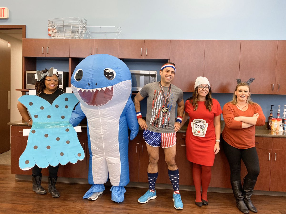OSFunding's tweet photo. Oak Street Funding employees showed off their Halloween spirit by dressing up and Trick-or-Treating around the office! #oakstreetculture https://t.co/XqUoOfg0w5