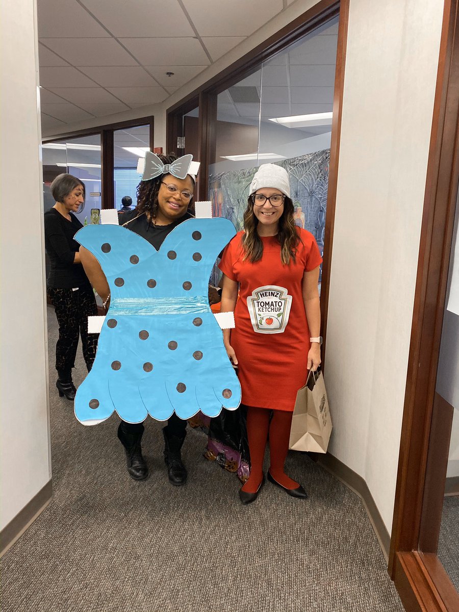 OSFunding's tweet photo. Oak Street Funding employees showed off their Halloween spirit by dressing up and Trick-or-Treating around the office! #oakstreetculture https://t.co/XqUoOfg0w5