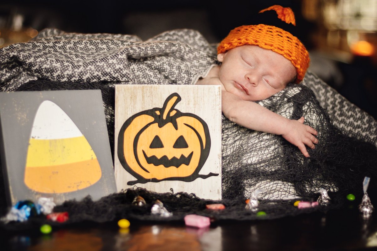 japplewhite87's tweet photo. 😍 newborn pics turned out so cute! https://t.co/91pIm5XVmo