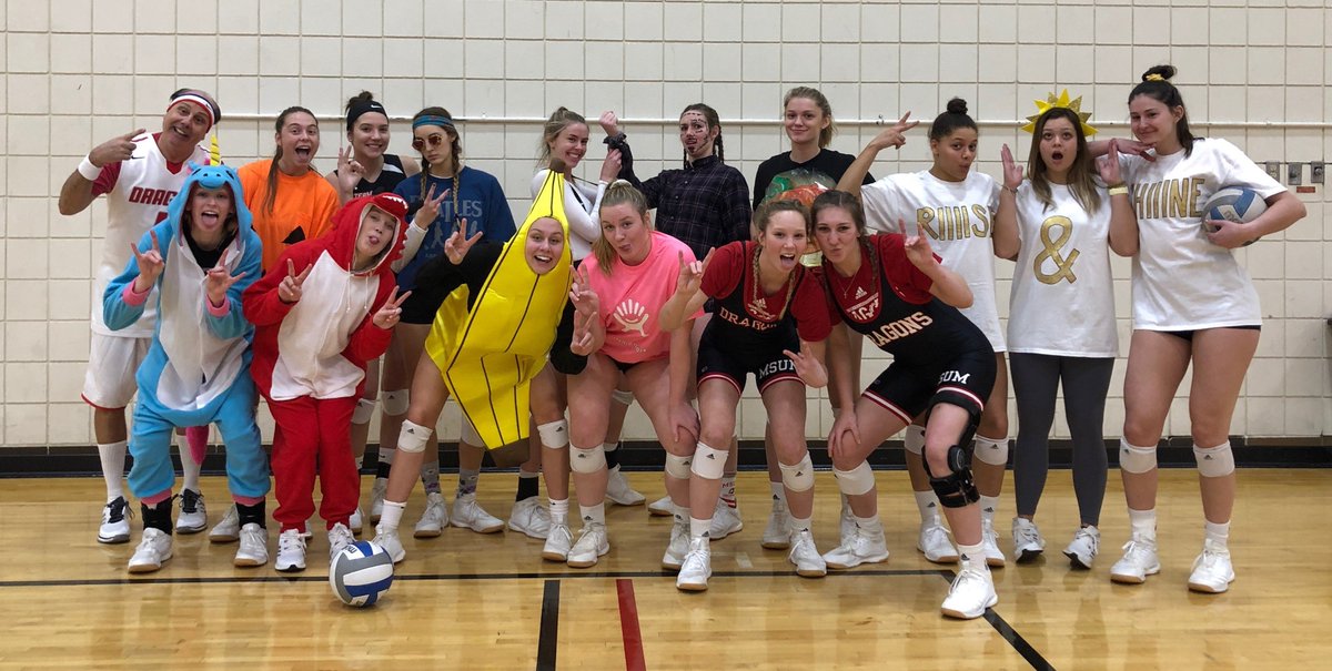MSUM_Volleyball's tweet photo. 🎃HAPPY HALLOWEEN!🎃TReAT yourself to some volleyball tonight! Nemzek@6pm vs. Northern. #HappyHalloween #msumdragons #msumvolleyball #rolldrags #GameDay https://t.co/UttbTOtGDq