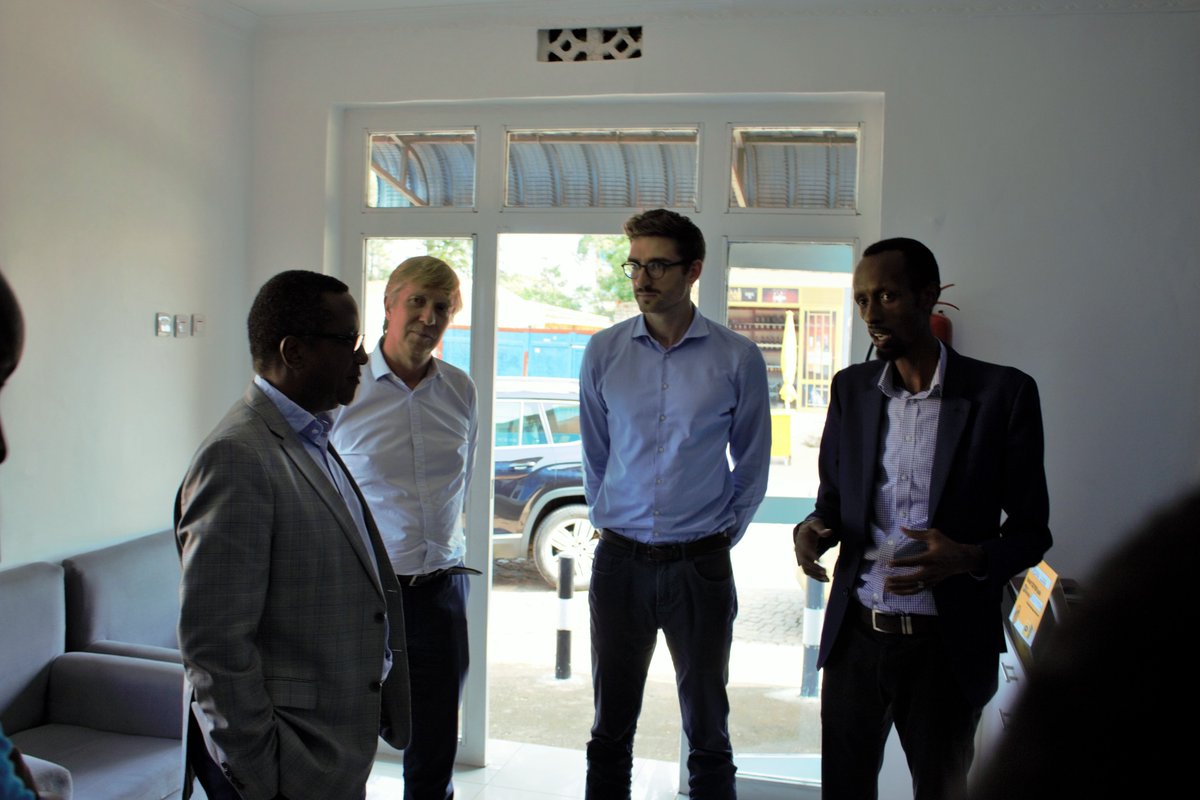 BBOXX_Rwanda's tweet photo. Today, @EnvironmentRw Min, @Vbiruta visited #BBOXXCook to see how this product range is solving the challenge of clean cooking in #Rwanda. He said the product makes a lot of economic sense because it is a cleaner, affordable (PAYG) and has a lot of benefits over charcoal. https://t.co/4z8OTdcwYE