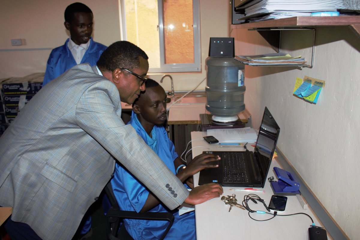 BBOXX_Rwanda's tweet photo. Today, @EnvironmentRw Min, @Vbiruta visited #BBOXXCook to see how this product range is solving the challenge of clean cooking in #Rwanda. He said the product makes a lot of economic sense because it is a cleaner, affordable (PAYG) and has a lot of benefits over charcoal. https://t.co/4z8OTdcwYE
