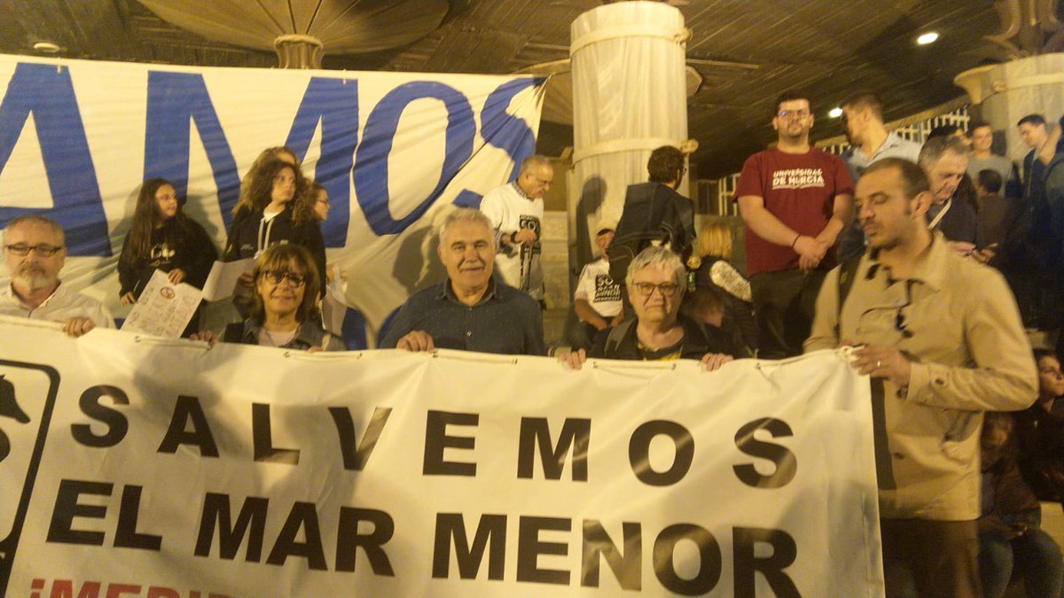 #SOSMarMenor LAEC coordinando (5 buses) colaborando (ruta solidaria, aportación y un bus) y participando en la manifestación de ayer. Muchas gracias a TODOS.