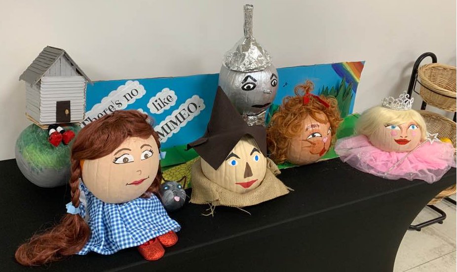 schoolplannerUS's tweet photo. #HappyHalloween from The School Planner Company! Our team created these #WizardofOz themed #pumpkins to celebrate. https://t.co/yiXpblz6IJ