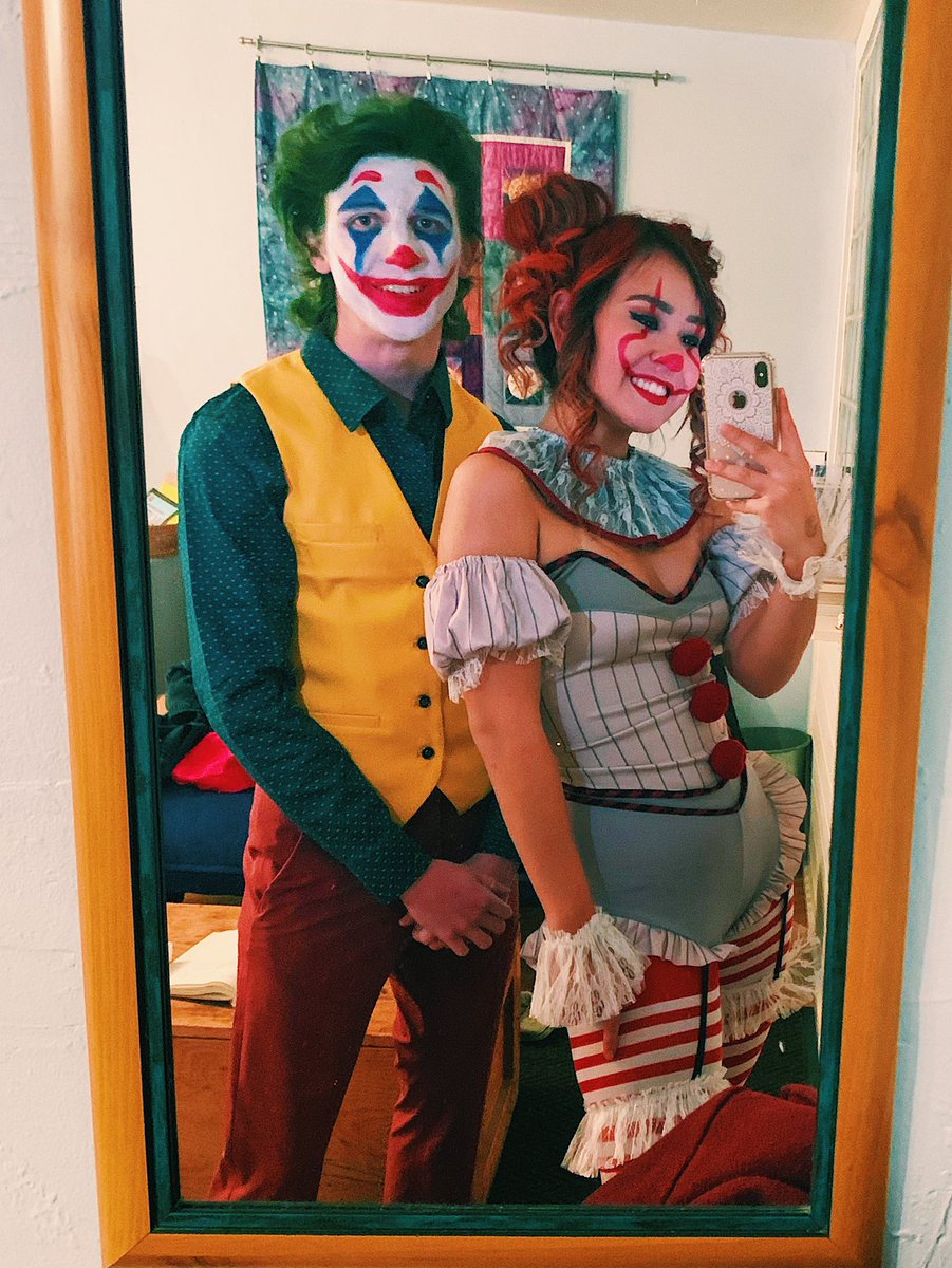 eslates31's tweet photo. Just a couple clowns 🤡🔪🤡🔪 https://t.co/a2sbvYadfx