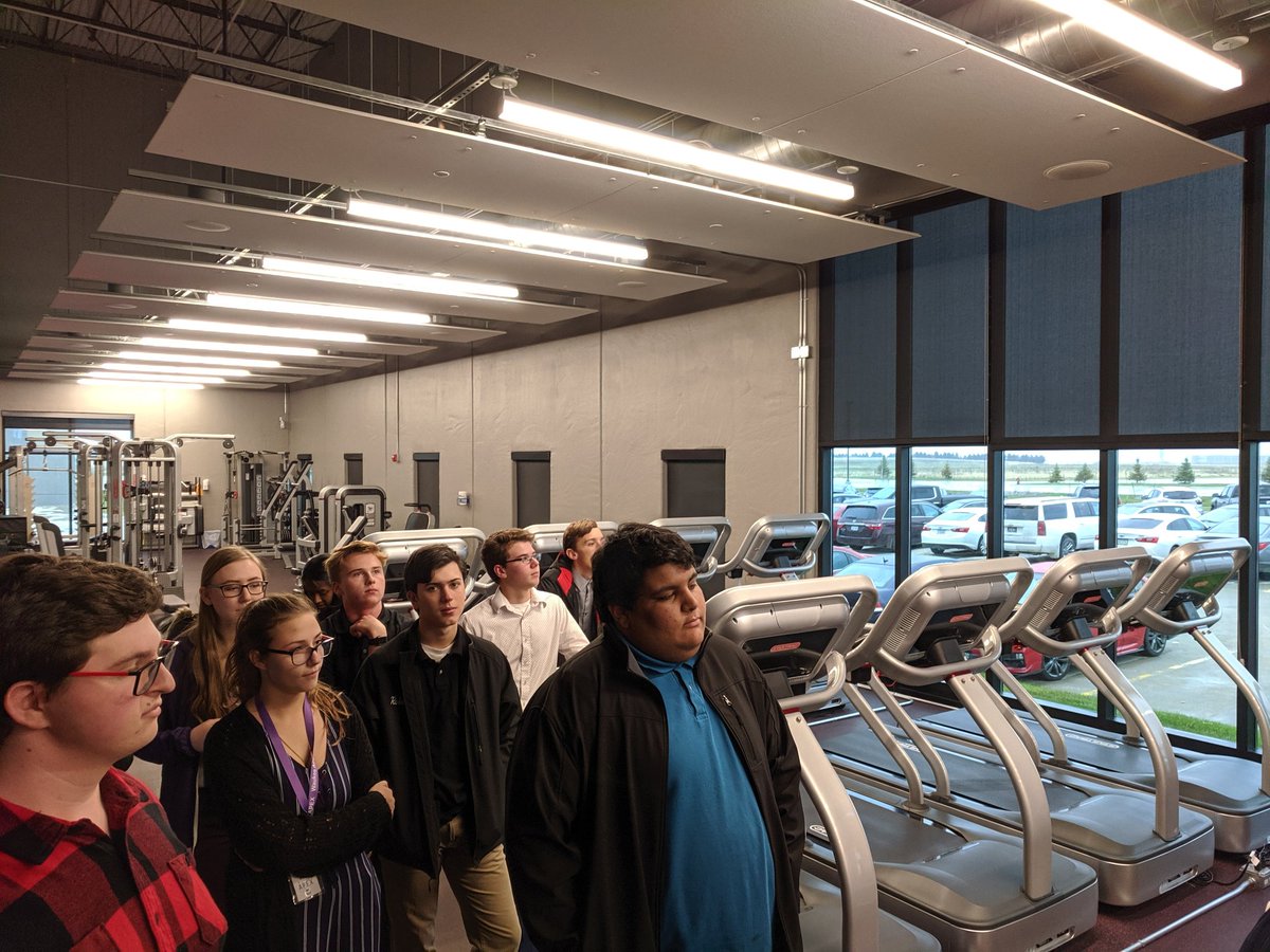 APEX_WebTech's tweet image. .@WaukeeAPEX associates getting the chance to see a progressive workspace while also learning about tech careers at @HyVee . Thanks for hosting and for the collaboration!