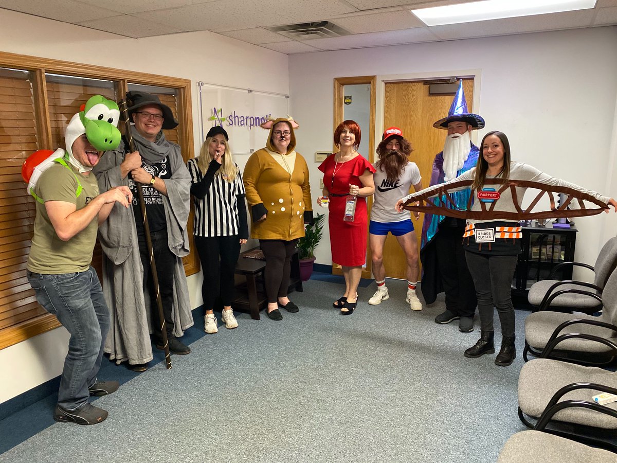 SharpNotions's tweet photo. This time everyone that dress up #Fairport #FairportOnTheRise #halloween2019 https://t.co/W6MtWy3PHH