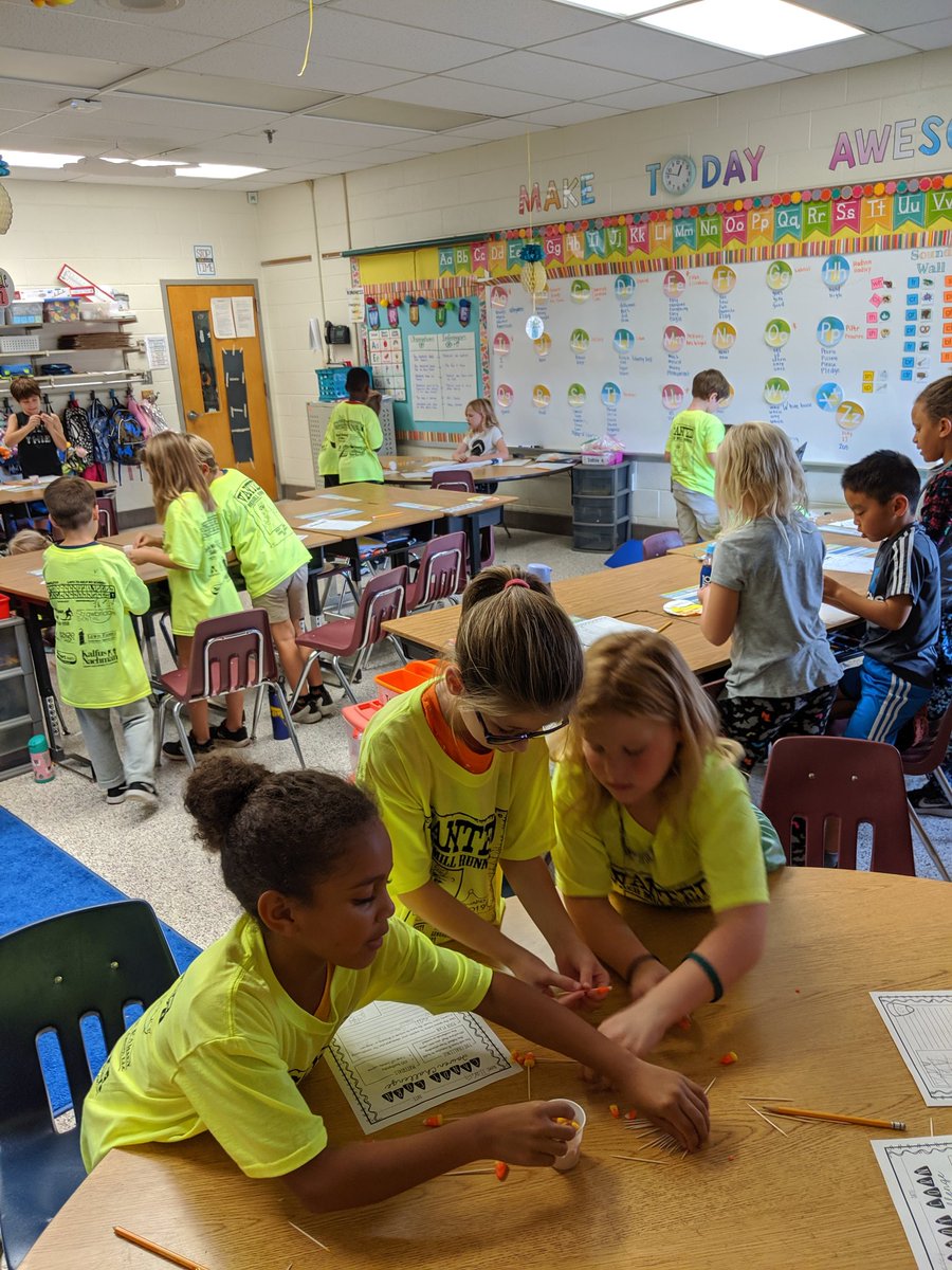 targetandteach's tweet photo. Fun run and STEM makes for a fun Halloween! #halloween2019 #funrun #redmillrocks @RedMillES @RMESPrincipal @NclKeros https://t.co/PEkILtKT14