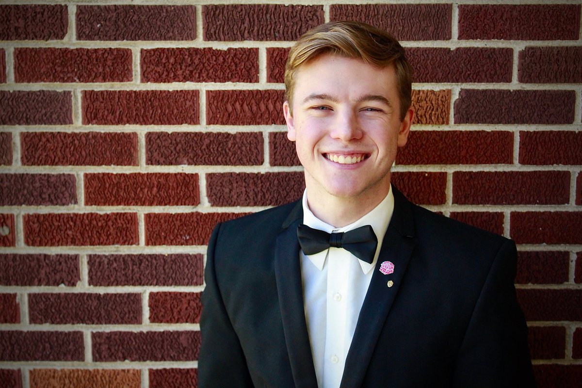 EpsilonBeta67's tweet photo. #MeetTheBrothers
Meet Brynn Harvey, a sophomore Information Systems major who plays the saxophone for marching and jazz band here at UCA!
We love having Brynn as a part of the Epsilon Beta chapter and couldn't imagine serving without him! #aea 
💛💙 https://t.co/6BrKH5LrDx