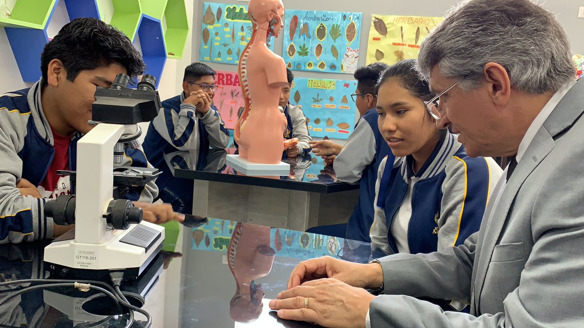 ASEAPSOFICIAL's tweet photo. Momentos especiales vividos por el Pr. Almir de Oliveira en la visita realizada a la #IEA #Faro, al poder compartir gratas experiencias con nuestros alumnos. #ASEAPS #EducaciónAdventista #MásQueEnseñanza https://t.co/x6OdMK0T2h